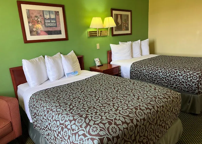 Days Inn By Wyndham Great Bend